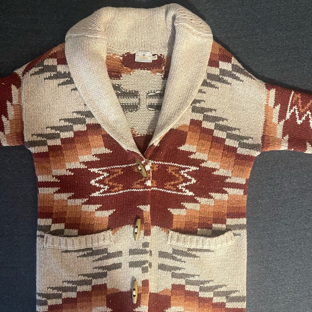 Faherty women’s cardigan size small. Very good pre owned condition.